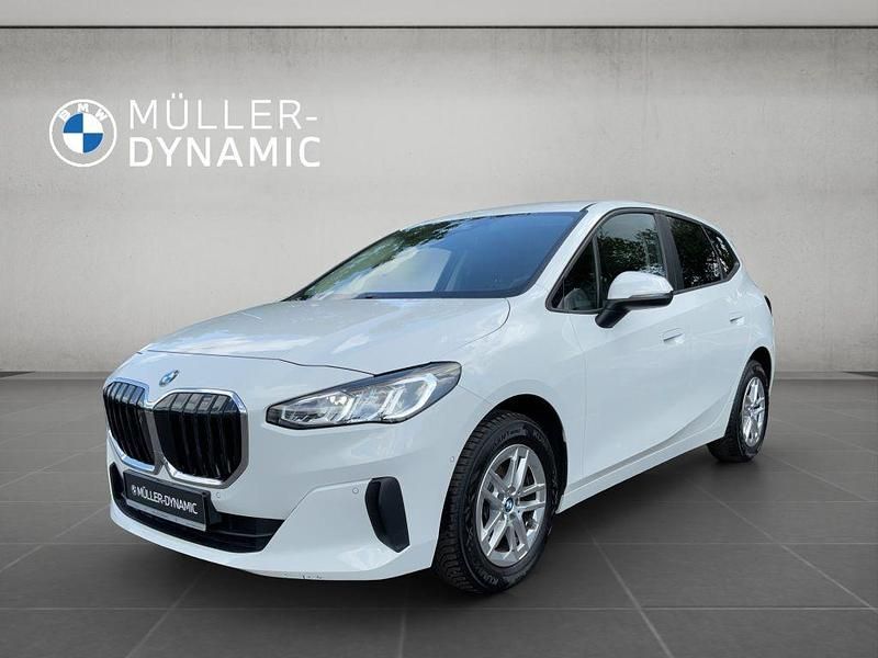 Weiß Gebraucht 2022 BMW 218 Active Tourer Van / Kleinbus | 20.910 € (Guter Preis) - Bild 1/4