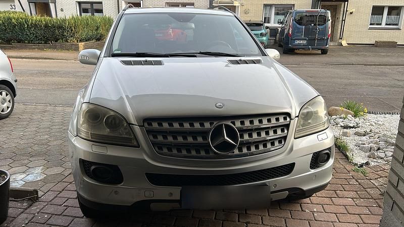 Gebraucht Mercedes ML320 224 PS (164 kW) 2006 Silber SUV
