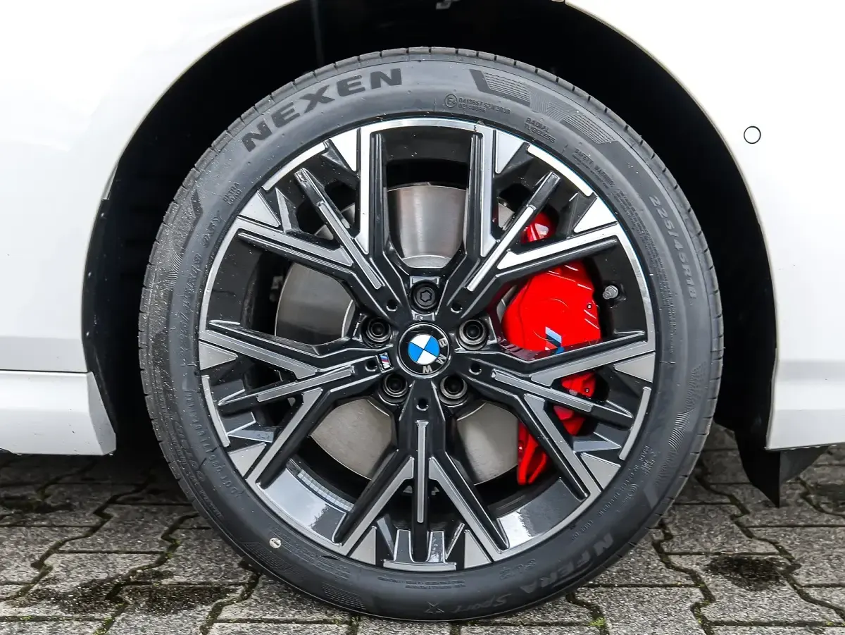 Gebraucht BMW 216 M Sport 122 PS (89 kW) 2026 Alpinweiss iii Coupé