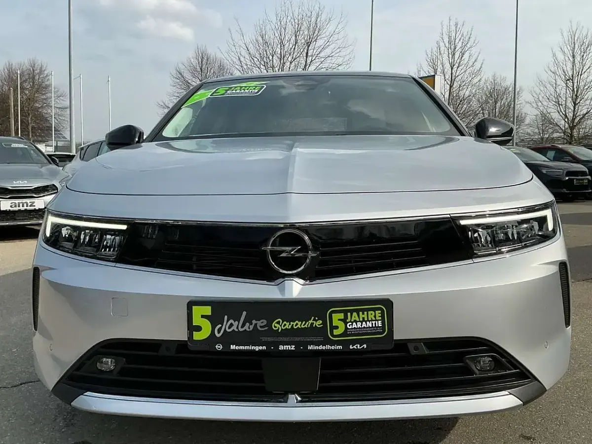 Gebraucht Opel Astra Elegance 181 PS (133 kW) 2022 Aluminium silb/kristall silb Limousine