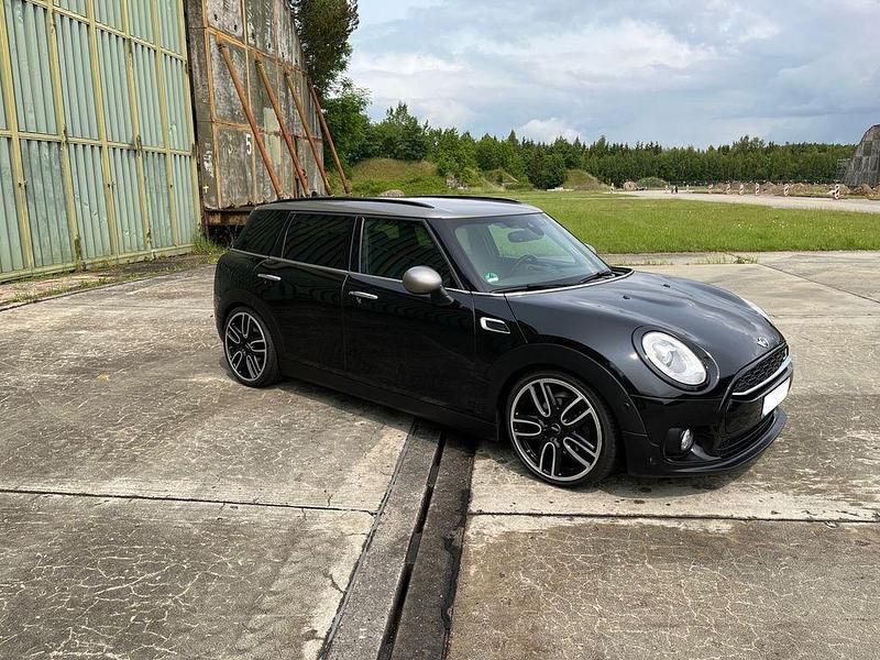 Schwarz Gebraucht 2016 Mini Cooper D Clubman Kombi | 9.999 € (Etwas zu teuer) - Bild 1/4