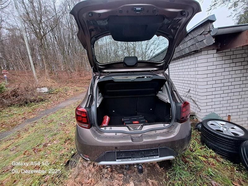 Braun Gebraucht 2019 Dacia Sandero Prestige Limousine | 10.600 € (Fairer Preis) - Bild 1/4