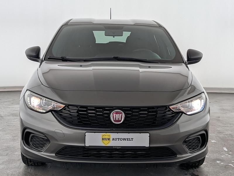 Gebraucht Fiat Tipo Street 95 PS (69 kW) 2020 Grau Limousine