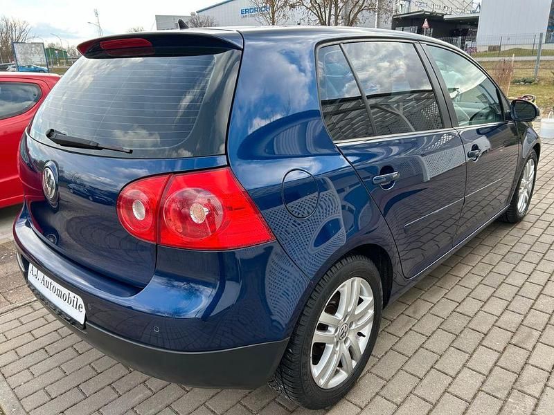 Gebraucht VW Golf V Comfortline 116 PS (85 kW) 2007 Blau Limousine