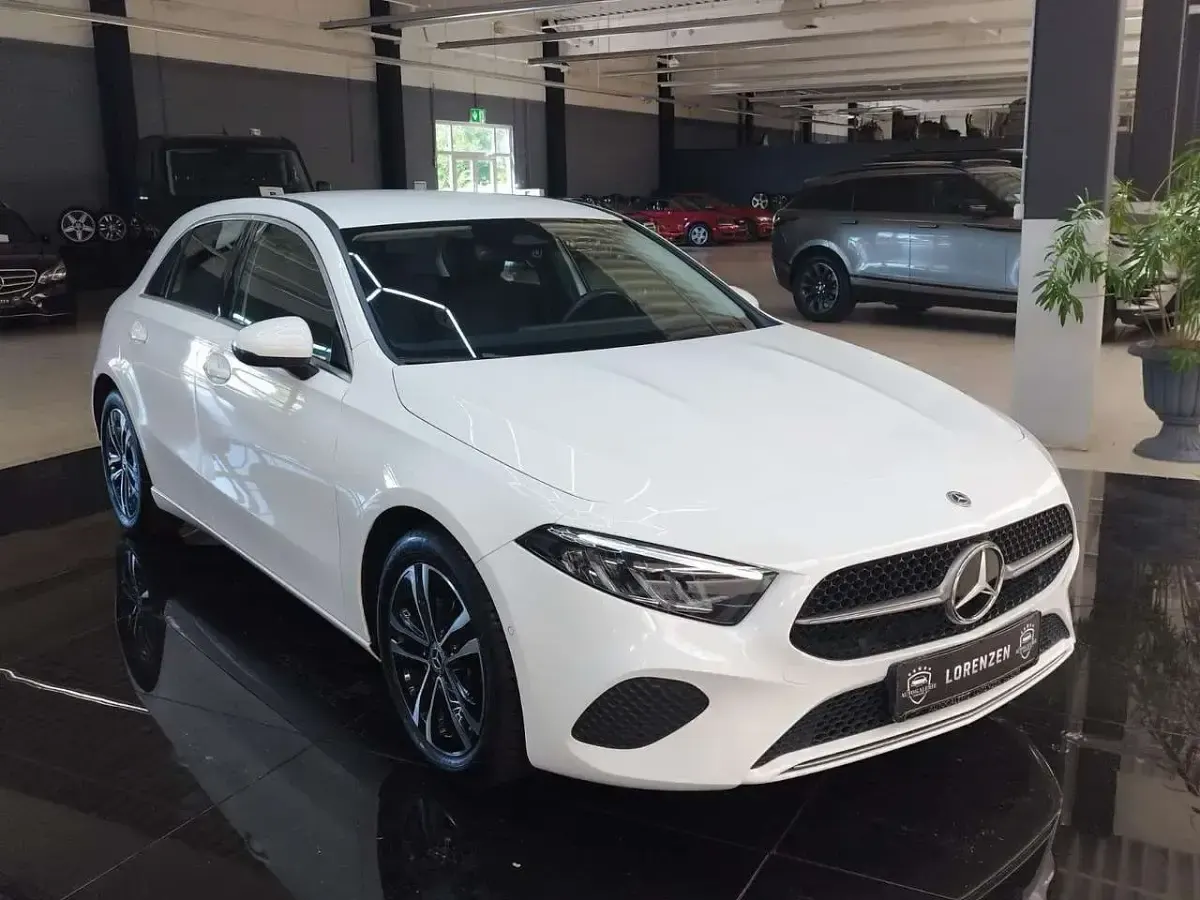 Gebraucht Mercedes A180 Advanced 136 PS (100 kW) 2023 Polarweiss Limousine