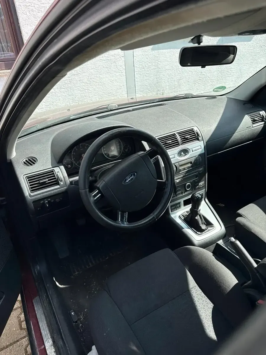 Gebraucht Ford Mondeo 143 PS (105 kW) 2005 Rot Limousine