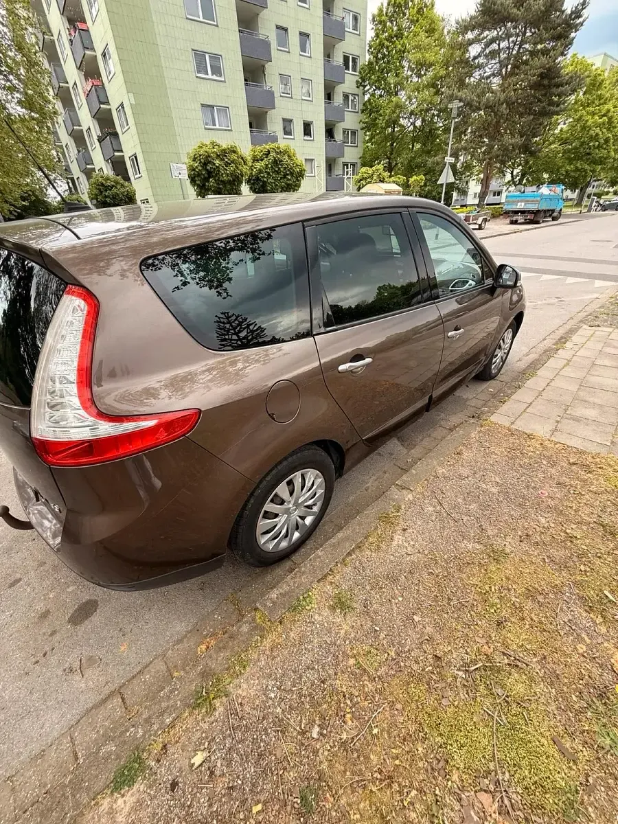 Gebraucht Renault Mégane III 120 PS (88 kW) 2010 Braun Limousine
