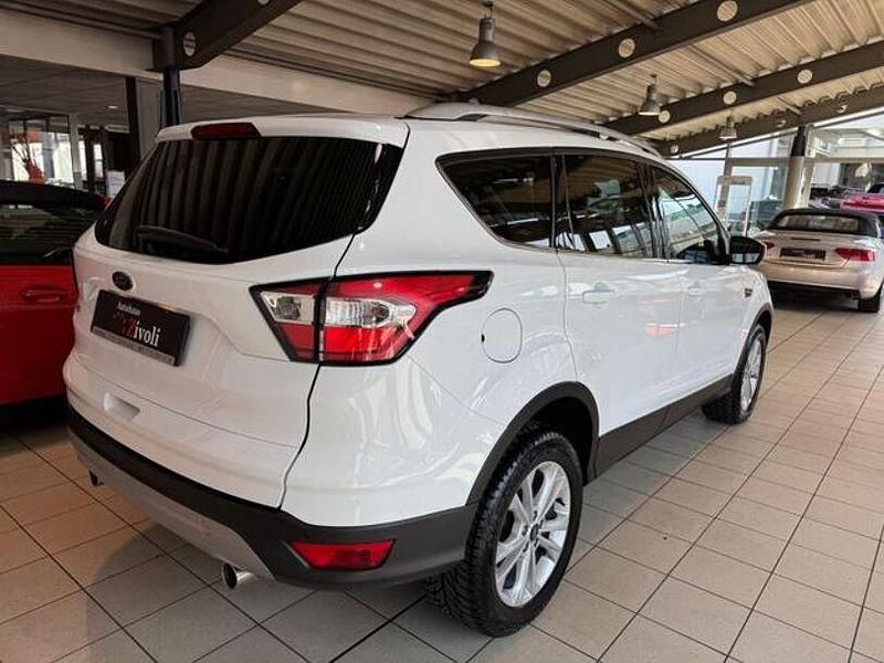 Gebraucht Ford Kuga Titanium 150 PS (110 kW) 2017 Weiß SUV