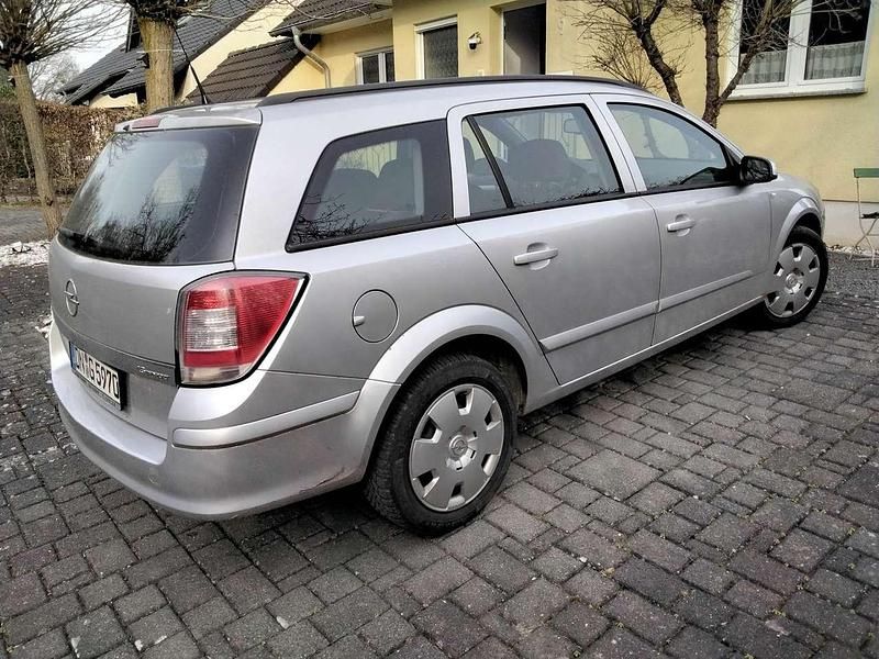 Gebraucht Opel Astra Edition 105 PS (77 kW) 2006 Silber Kombi