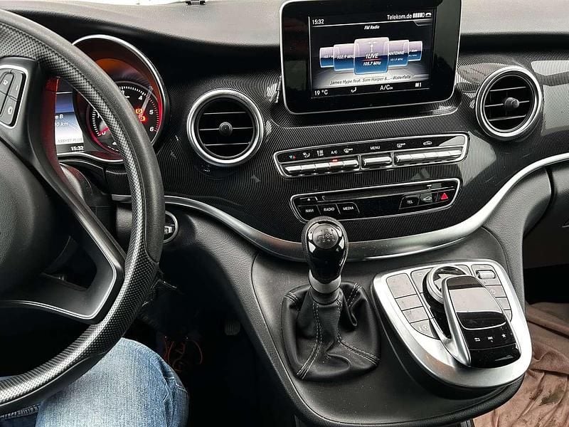 Gebraucht Mercedes V200 136 PS (100 kW) 2019 Weiß Van / Kleinbus