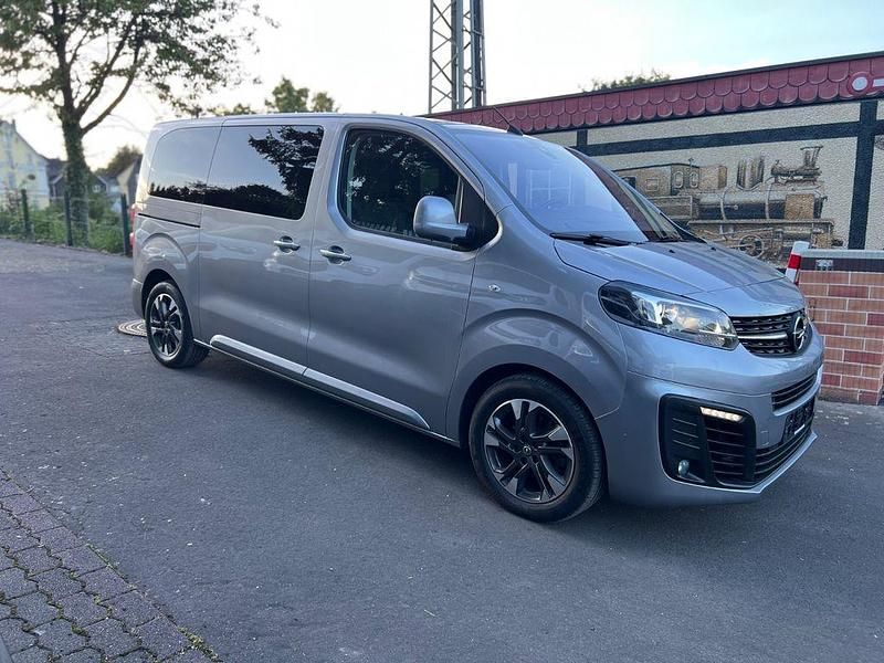 Grau Gebraucht 2021 Opel Zafira Life Elegance Van | 23.500 € (Guter Preis) - Bild 1/4
