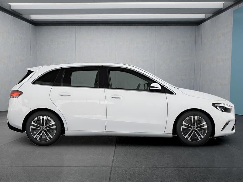 Gebraucht Mercedes B250 224 PS (164 kW) 2024 Weiß Van / Kleinbus