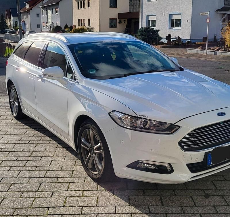 Weiß Gebraucht 2017 Ford Mondeo Titanium Kombi | 9.999 € (Fairer Preis) - Bild 1/4