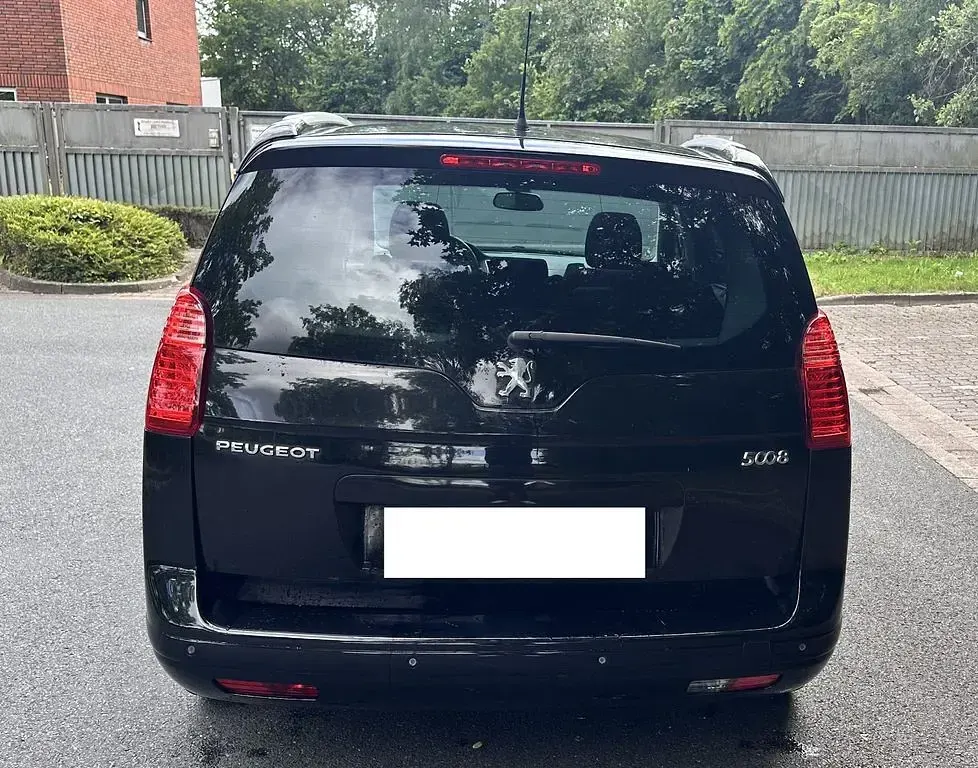 Gebraucht Peugeot 5008 Platinum 150 PS (110 kW) 2011 Schwarz Van / Kleinbus