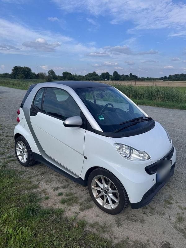 Weiß Gebraucht 2012 Smart ForTwo Coupé Coupé | 4.250 € (Guter Preis) - Bild 1/4