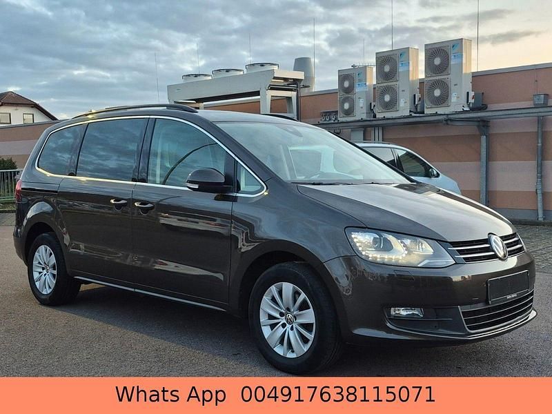 Gebraucht VW Sharan 150 PS (110 kW) 2020 Braun Van / Kleinbus
