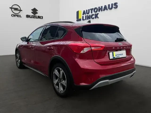 Gebraucht Ford Focus Active X 155 PS (114 kW) 2020 Farbe: rot Limousine