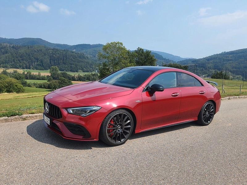 Rot Gebraucht 2021 Mercedes CLA35 AMG AMG Coupé | 43.999 € (Fairer Preis) - Bild 1/4