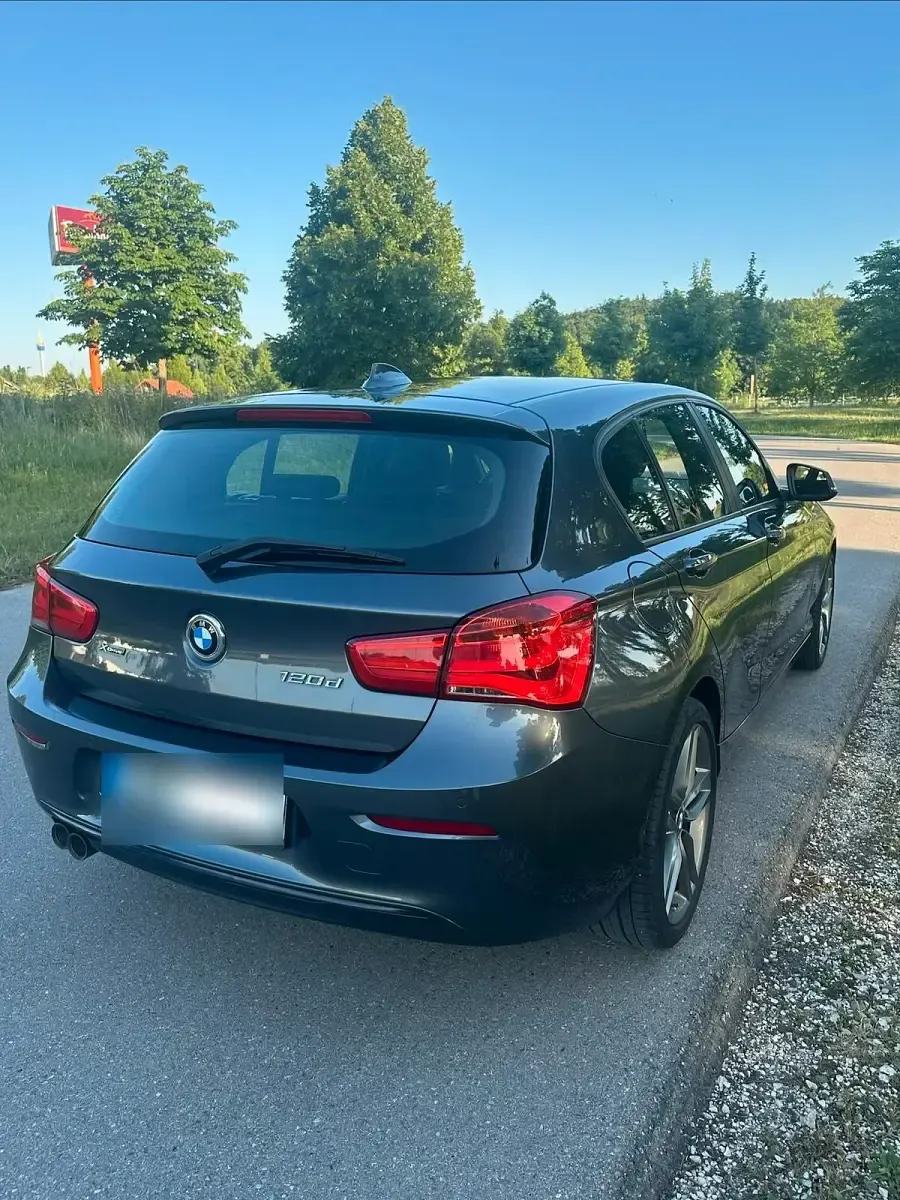 Gebraucht BMW 120 Sport Line 190 PS (139 kW) 2018 Grau Limousine