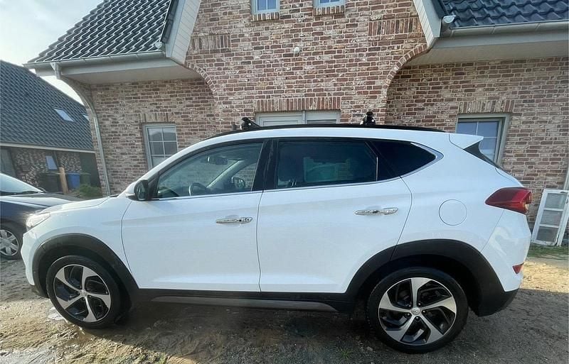 Weiß Gebraucht 2016 Hyundai Tucson SUV | 11.500 € (Superpreis) - Bild 1/4