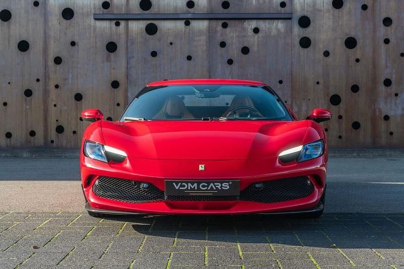 Gebraucht Ferrari 296 829 PS (609 kW) 2024 Rot Coupé