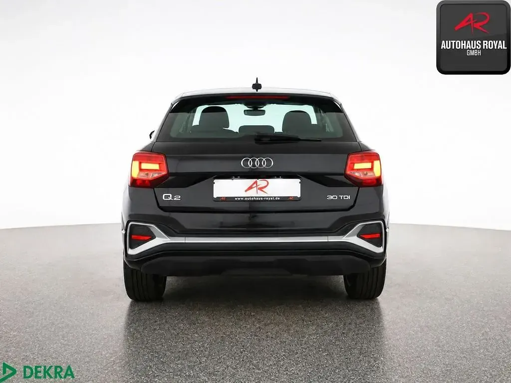 Gebraucht Audi Q2 S-Line 116 PS (85 kW) 2023 Schwarz SUV