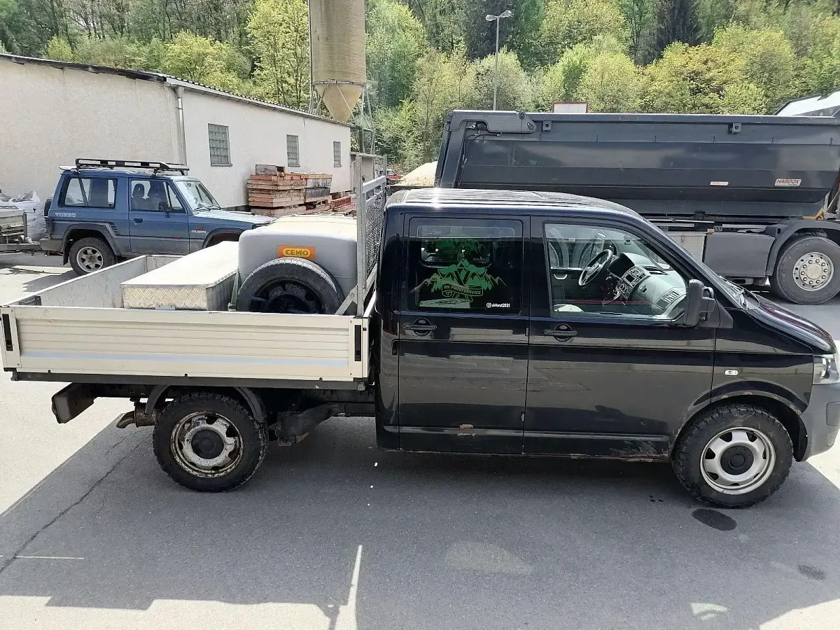 Używany VW Transporter 179 KM (131 kW) 2010 Czarny Van