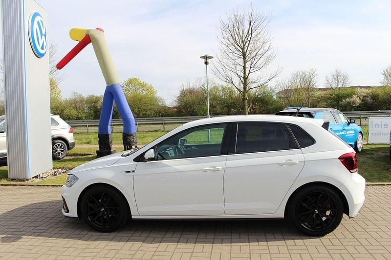 Gebraucht VW Polo Comfortline 95 PS (69 kW) 2018 Weiß Kleinwagen