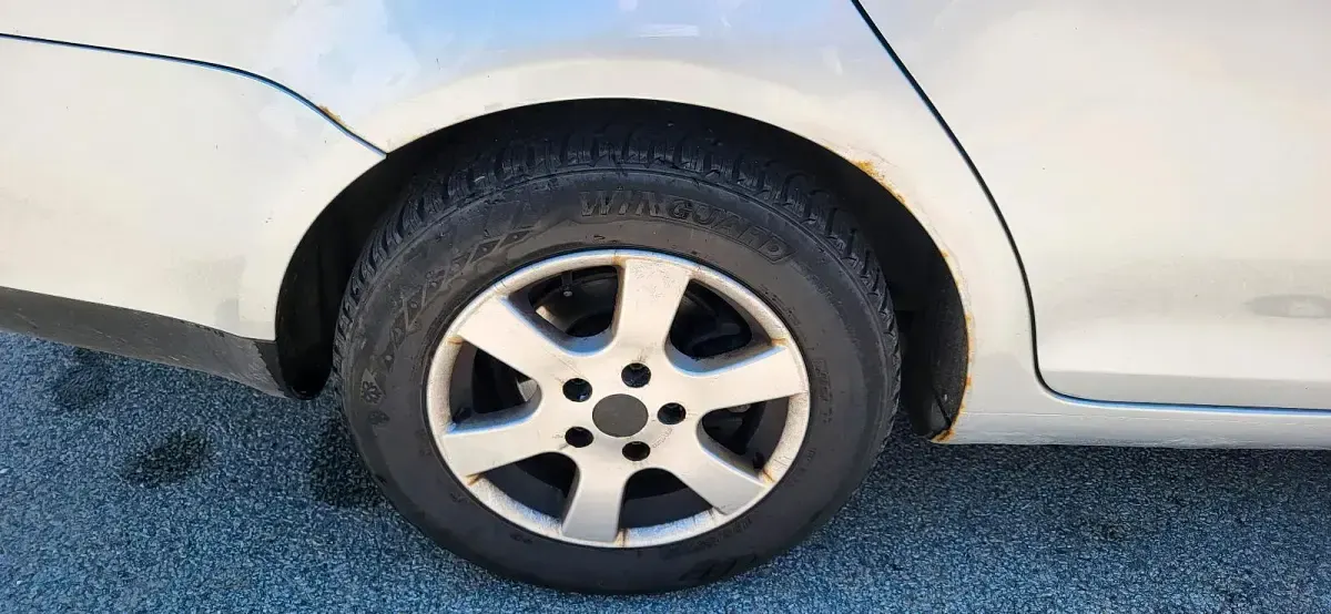 Używany VW Jetta 105 KM (77 kW) 2006 Srebrny Sedan/Limuzyna