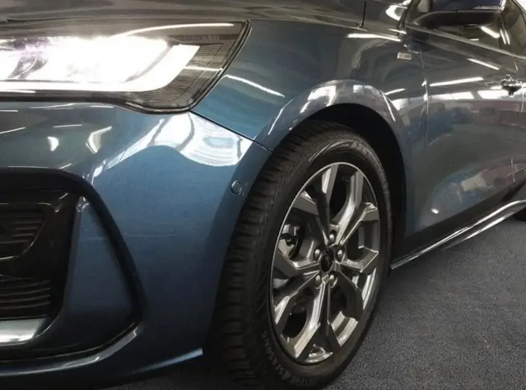 Gebraucht Ford Focus ST-Line X 155 PS (114 kW) 2024 Blau Limousine