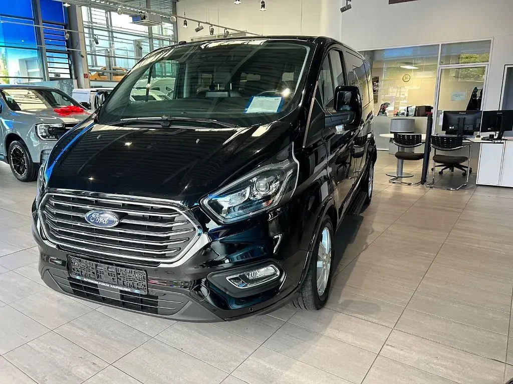 Gebraucht Ford Tourneo Custom 170 PS (125 kW) 2018 Schwarz Van
