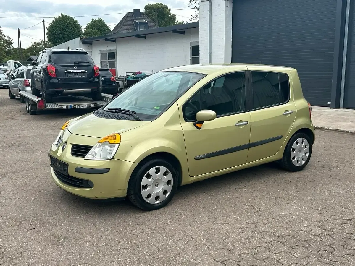 Używany Renault Modus Dynamique 88 KM (64 kW) 2004 Zielony Minivan
