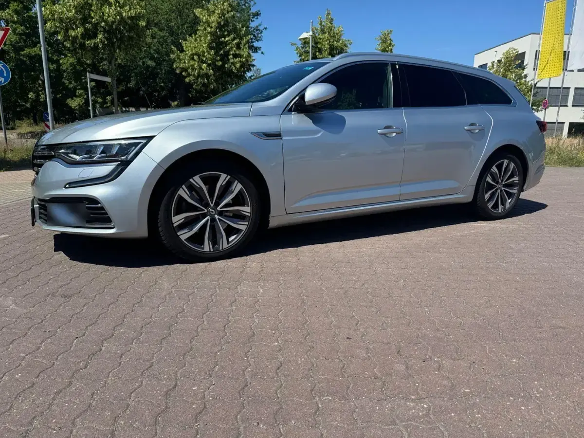 Gebraucht Renault Talisman GrandTour Intens 200 PS (147 kW) 2021 Silber Kombi
