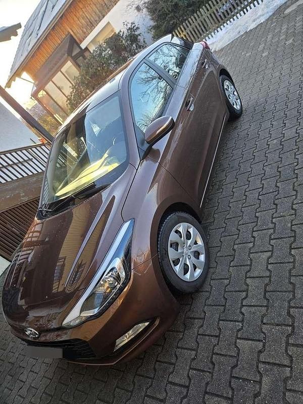 Brugt Hyundai i20 Active 101 HK (74 kW) 2017 Brun Sedan