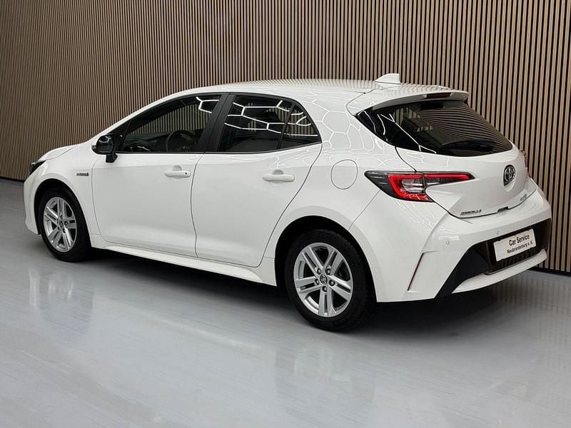 Gebraucht Toyota Corolla Hybrid Business Edition 98 PS (72 kW) 2020 Weiß Kombi