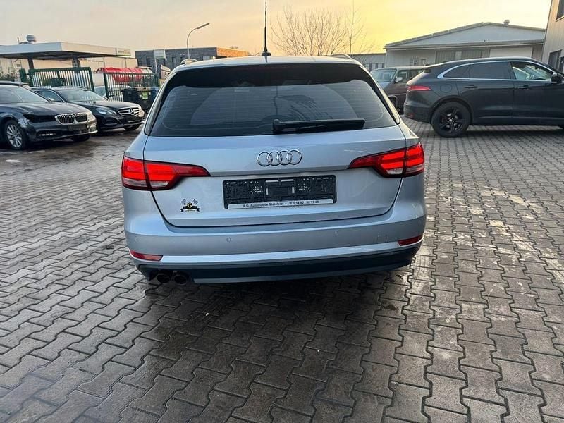 Gebraucht Audi A4 Basis 190 PS (139 kW) 2016 Silber Kombi