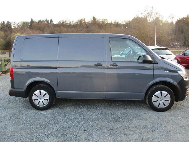 Gebraucht VW Transporter 110 PS (80 kW) 2022 Grau Van