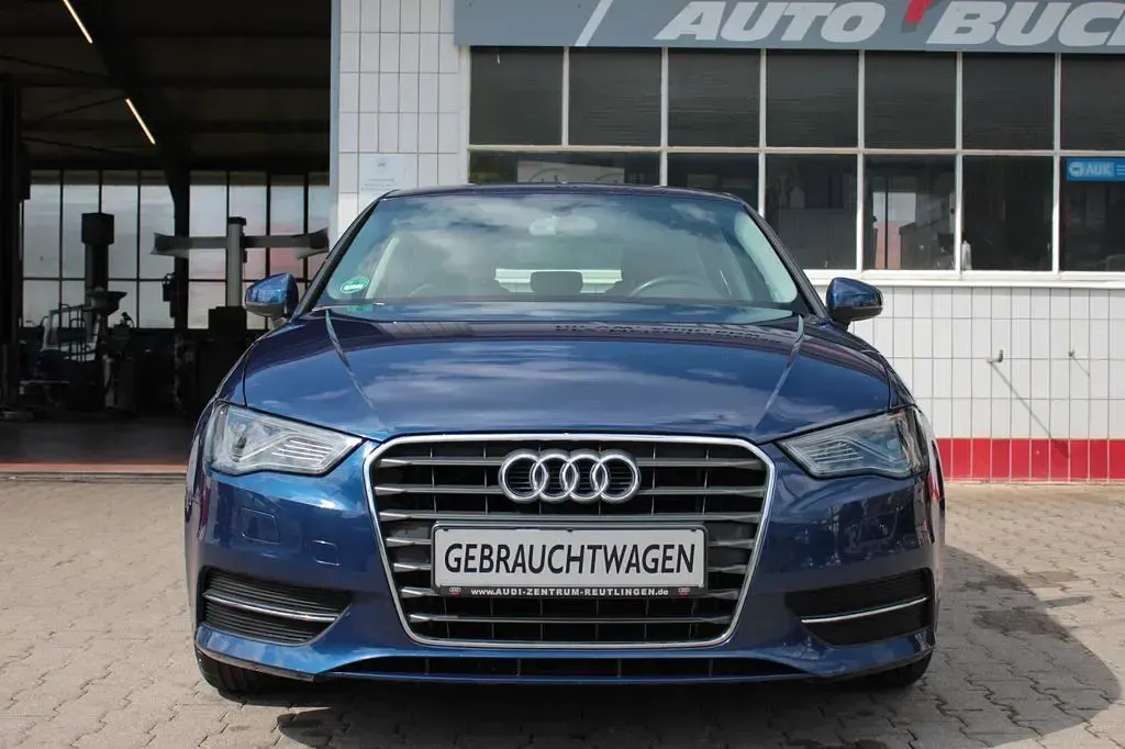 Gebraucht Audi A3 Ambiente 150 PS (110 kW) 2014 Blau Limousine
