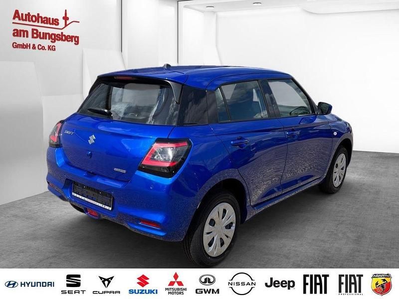 Neu Suzuki Swift Club 83 PS (61 kW) 2025 Blau Limousine