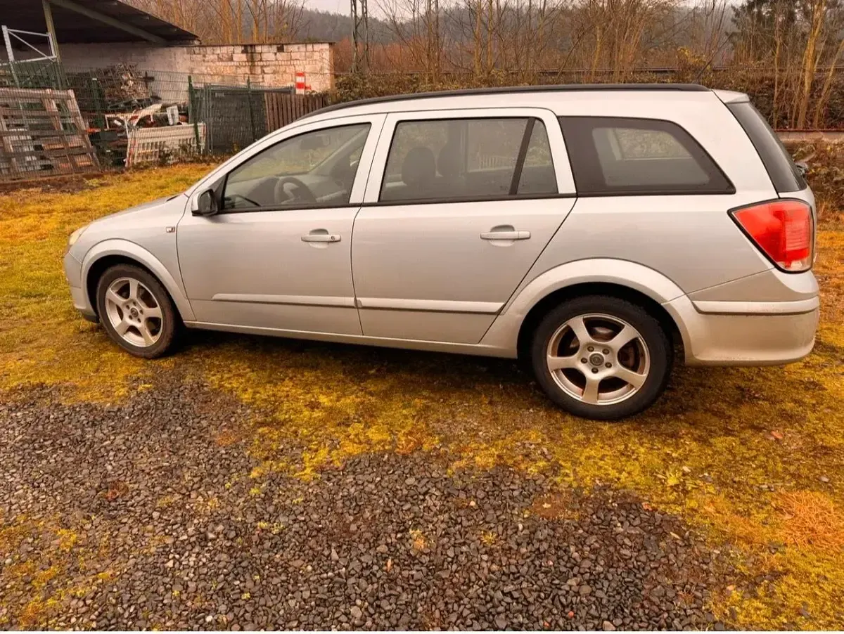 Gebraucht Opel Astra 105 PS (77 kW) 2005 Silber Kombi