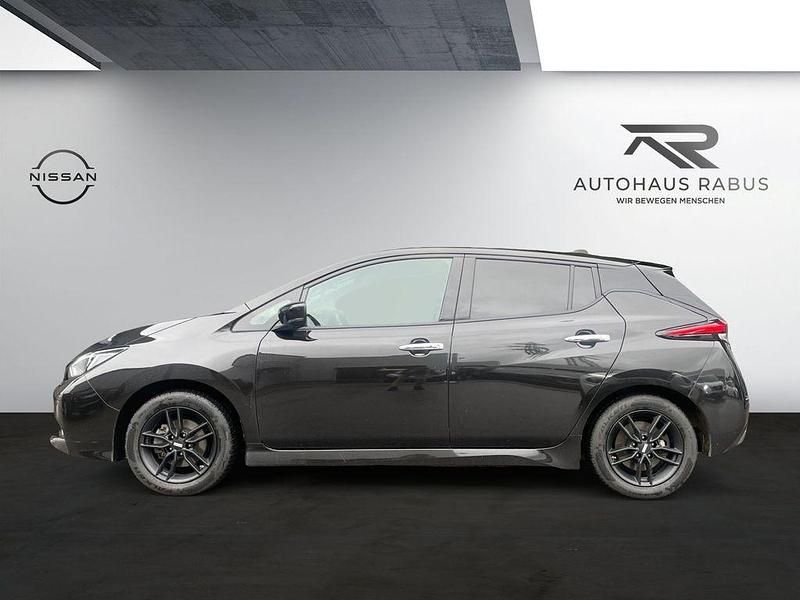 Gebraucht Nissan Leaf Tekna 110 kW (150 PS) 2022 Schwarz Kleinwagen