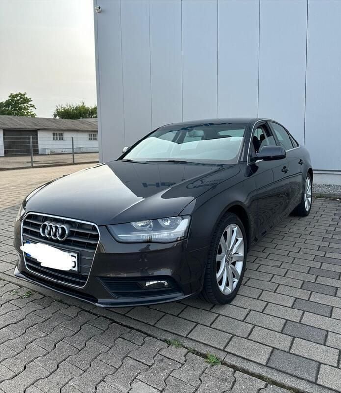 Schwarz Gebraucht 2013 Audi A4 Ambiente Limousine | 10.000 € (Fairer Preis) - Bild 1/4