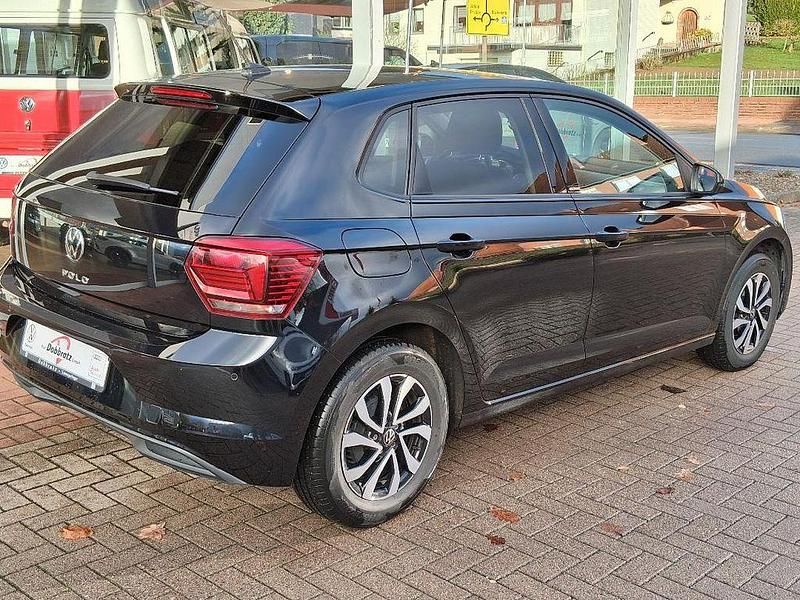 Gebraucht VW Polo Active 95 PS (69 kW) 2021 Schwarz Limousine