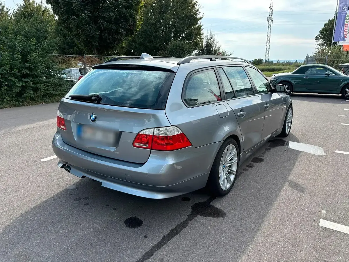 Gebraucht BMW 530 251 PS (184 kW) 2006 Kombi