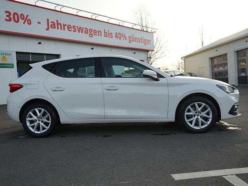 Gebraucht Seat Leon Style 90 PS (66 kW) 2021 Weiß Limousine