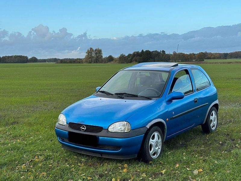 Blau Gebraucht 1998 Opel Corsa Limousine | 650 € (Guter Preis) - Bild 1/4