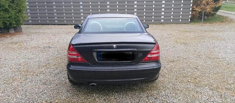 Schwarz Gebraucht 2003 Mercedes SLK200 Cabrio | 4.500 € (Fairer Preis) - Bild 1/4