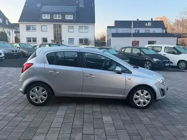 Gebraucht Opel Corsa Edition 75 PS (55 kW) 2013 Silber Kleinwagen