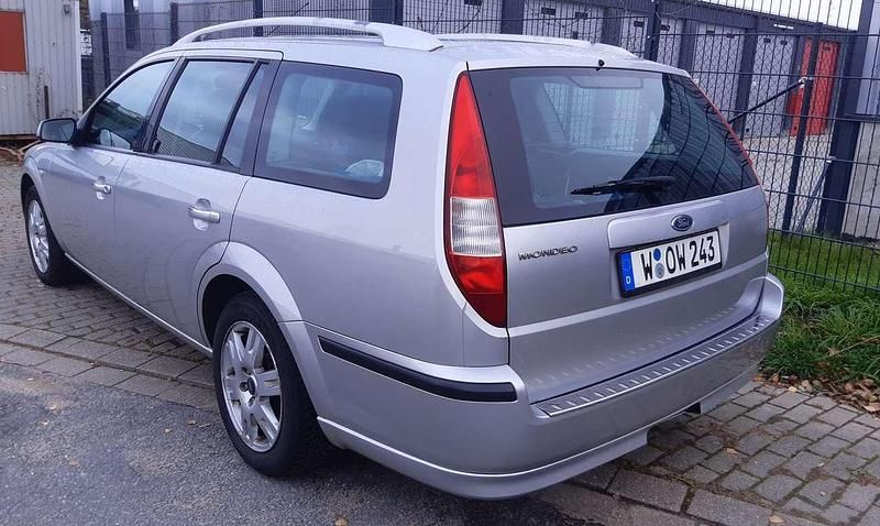 Gebraucht Ford Mondeo Titanium 145 PS (106 kW) 2006 Silber Kombi