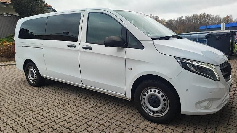 Weiß Gebraucht 2020 Mercedes Vito Van / Kleinbus | 29.500 € (Superpreis) - Bild 1/4